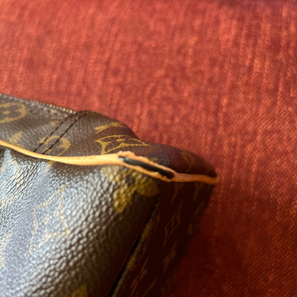 Louis Vuitton manhattan Bag - Picture 6 of 9